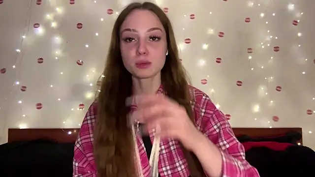 Snapshot of itskylieee chatting on June 13, 2026, 11:41 am itskylieee online show from June 13, 2026, 11:41 am