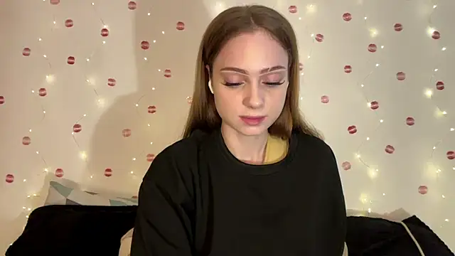 Snapshot of itskylieee chatting on July 1, 2026, 10:26 am itskylieee online show from July 1, 2026, 10:26 am