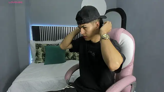 Snapshot of Axel_Mendozaa chatting on June 12, 2026, 8:06 pm Axel Mendozaa online show from June 12, 2026, 8:06 pm