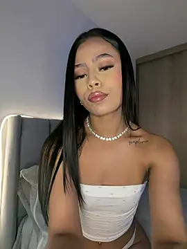 Snapshot of Michell_se chatting on June 18, 2026, 5:06 am Michell se online show from June 18, 2026, 5:06 am