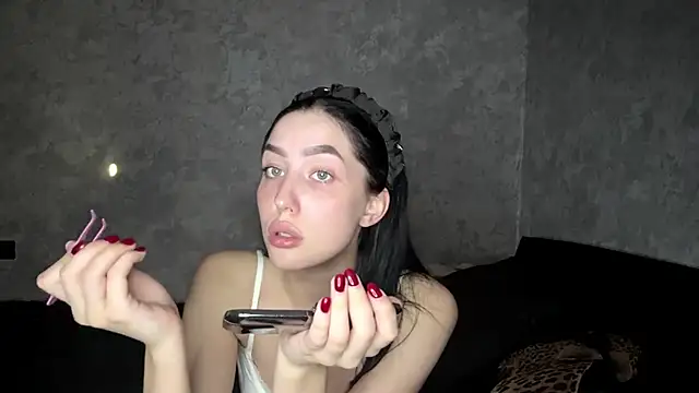 Snapshot of Ailish_Loveee chatting on June 12, 2026, 3:21 pm Ailish Loveee online show from June 12, 2026, 3:21 pm