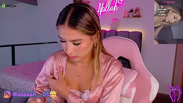 Snapshot of Nallah__ chatting on July 19, 2026, 2:14 pm Nallah online show from July 19, 2026, 2:14 pm