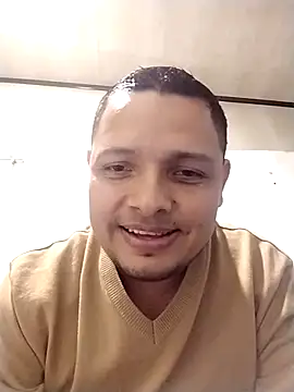 Snapshot of EnzoDesire chatting on July 1, 2026, 7:52 am EnzoDesire online show from July 1, 2026, 7:52 am