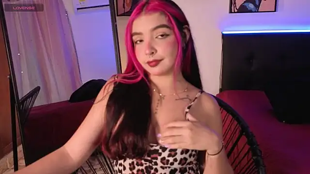 Snapshot of Maia_Mancini5 chatting on July 8, 2026, 8:20 pm Maia Mancini5 online show from July 8, 2026, 8:20 pm