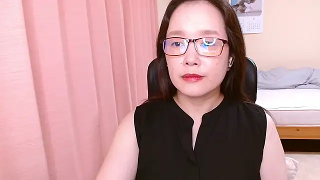 Snapshot of LENA-xo chatting on July 19, 2026, 6:00 am LENA-xo online show from July 19, 2026, 6:00 am