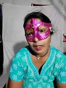 Snapshot of saritabhabixxx chatting on July 16, 2026, 5:43 pm saritabhabixxx online show from July 16, 2026, 5:43 pm