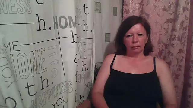 Snapshot of Schastlivaya43 chatting on July 2, 2026, 3:45 am Schastlivaya43 online show from July 2, 2026, 3:45 am