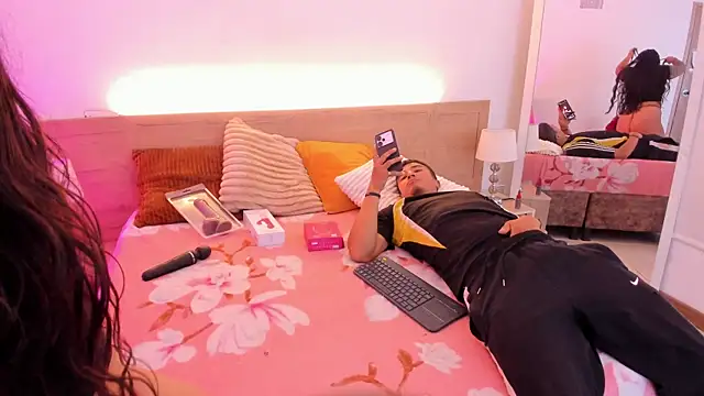 Snapshot of DreamHoney_SJ chatting on June 23, 2026, 12:36 pm DreamHoney SJ online show from June 23, 2026, 12:36 pm