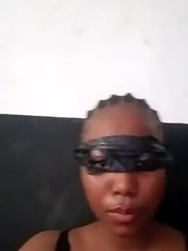 lovella1998 online show from June 4, 2026, 2:11 pm