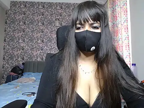 Snapshot of Goddess_Ruhii chatting on June 11, 2026, 12:32 am Goddess Ruhii online show from June 11, 2026, 12:32 am
