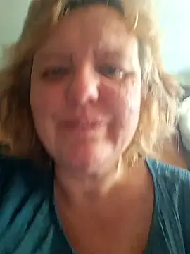 Snapshot of SonyaMarmeladx chatting on July 15, 2026, 2:35 pm SonyaMarmeladx online show from July 15, 2026, 2:35 pm