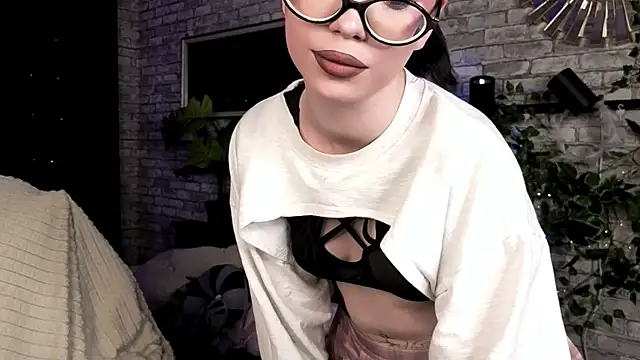 Snapshot of Velvet__Kiss chatting on June 12, 2026, 8:39 pm Velvet Kiss online show from June 12, 2026, 8:39 pm