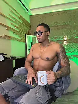 Snapshot of LoganVarela chatting on July 7, 2026, 12:09 pm LoganVarela online show from July 7, 2026, 12:09 pm
