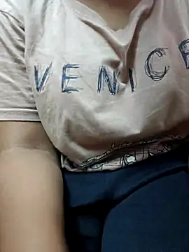 Snapshot of telugubigboobs__P chatting on July 17, 2026, 6:43 am telugubigboobs P online show from July 17, 2026, 6:43 am