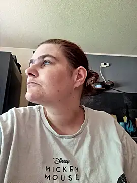GoldenWifee online show from June 5, 2026, 2:34 pm