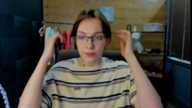 Snapshot of KristennMartin chatting on June 15, 2026, 8:58 am KristennMartin online show from June 15, 2026, 8:58 am