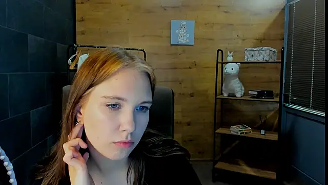 Snapshot of JessicaaSilva chatting on June 17, 2026, 9:41 am JessicaaSilva online show from June 17, 2026, 9:41 am