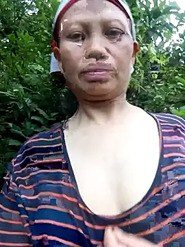 Snapshot of Ila-min chatting on June 12, 2026, 11:30 am Ila-min online show from June 12, 2026, 11:30 am