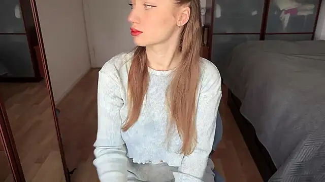Snapshot of evelene chatting on June 23, 2026, 12:36 pm evelene online show from June 23, 2026, 12:36 pm