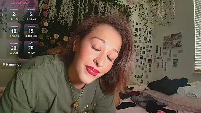 LyraCovee online show from July 13, 2026, 12:21 am