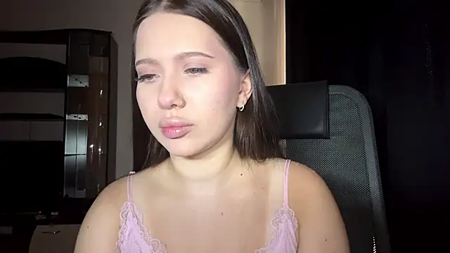 KarlyBiringer online show from June 7, 2026, 9:36 am