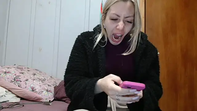 Snapshot of Alana_sc chatting on July 24, 2026, 10:44 am Alana sc online show from July 24, 2026, 10:44 am