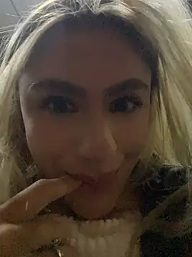 Snapshot of Lia-firee chatting on July 15, 2026, 1:56 am Lia-firee online show from July 15, 2026, 1:56 am