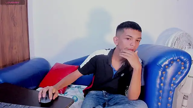 littlecum18 online show from June 21, 2026, 12:22 pm