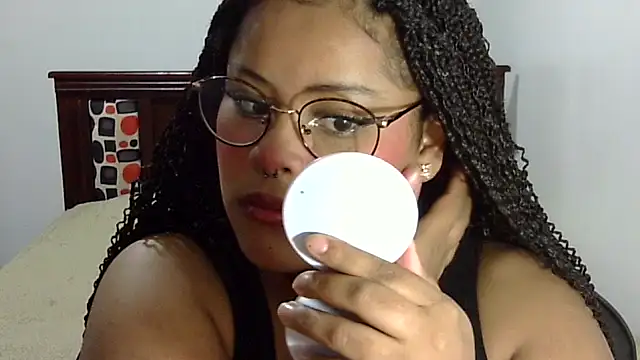 Lolacurly69 online show from July 16, 2026, 5:04 am