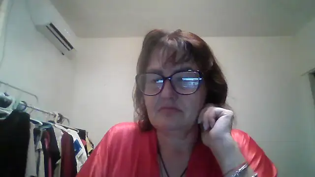 Snapshot of ErikaXShine chatting on August 1, 2026, 7:23 pm ErikaXShine online show from August 1, 2026, 7:23 pm