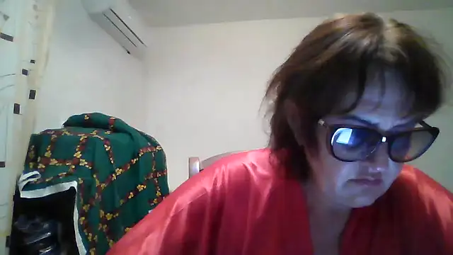 Snapshot of ErikaXShine chatting on June 26, 2026, 8:14 pm ErikaXShine online show from June 26, 2026, 8:14 pm