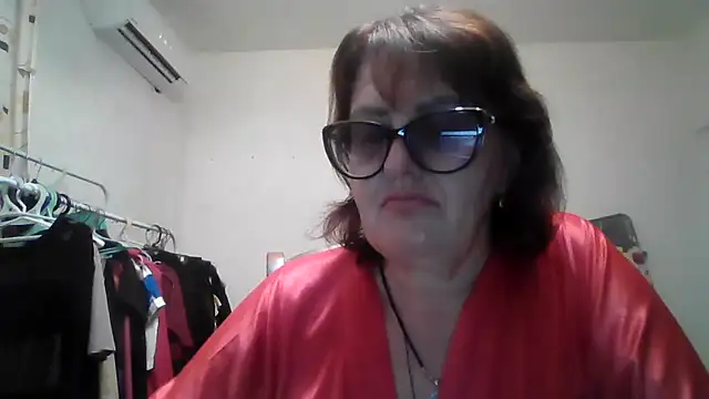 Snapshot of ErikaXShine chatting on July 26, 2026, 7:32 pm ErikaXShine online show from July 26, 2026, 7:32 pm