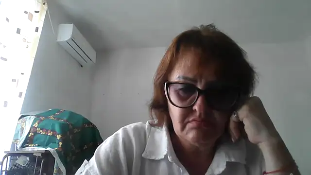 Snapshot of ErikaXShine chatting on June 29, 2026, 12:16 pm ErikaXShine online show from June 29, 2026, 12:16 pm