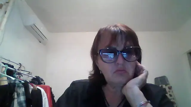 Snapshot of ErikaXShine chatting on July 23, 2026, 7:10 pm ErikaXShine online show from July 23, 2026, 7:10 pm