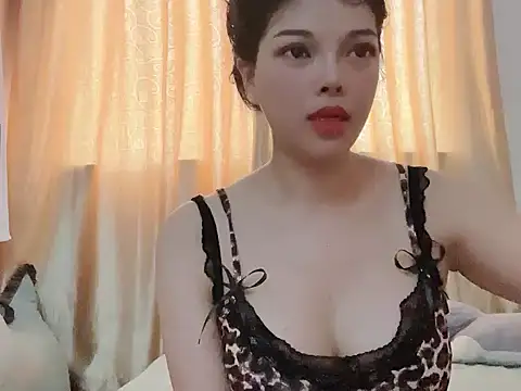 Karen8686 online show from June 23, 2026, 7:39 am