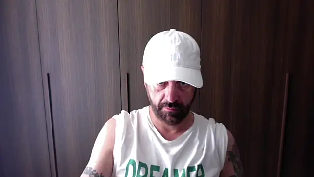 Topinkiss online show from June 7, 2026, 2:11 pm