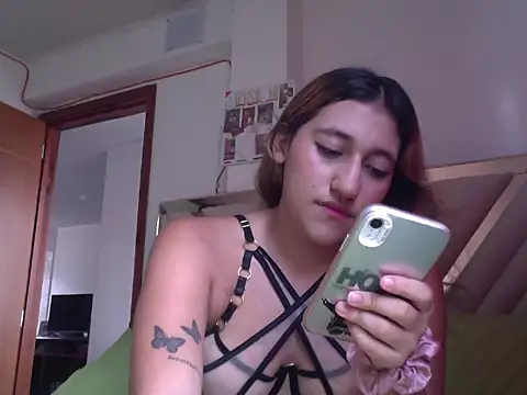 mariee- online show from June 10, 2026, 8:21 pm