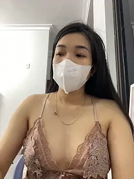 KieuLinh2k4 online show from June 10, 2026, 4:41 pm