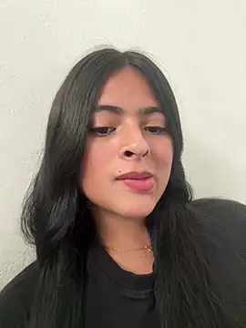 Snapshot of canelareina chatting on July 18, 2026, 6:27 pm canelareina online show from July 18, 2026, 6:27 pm