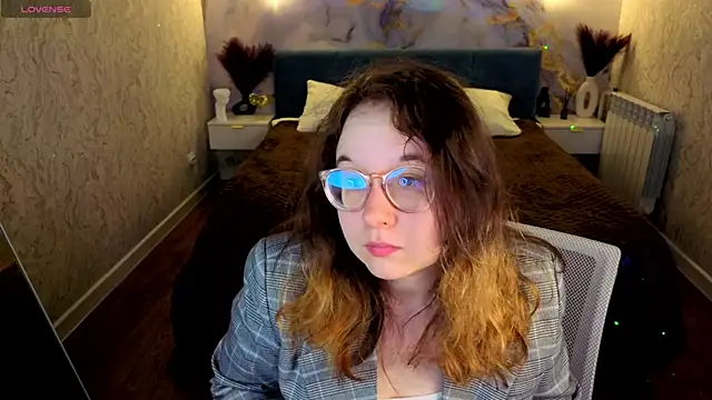 Aleks-casterrr online show from June 19, 2026, 5:19 pm