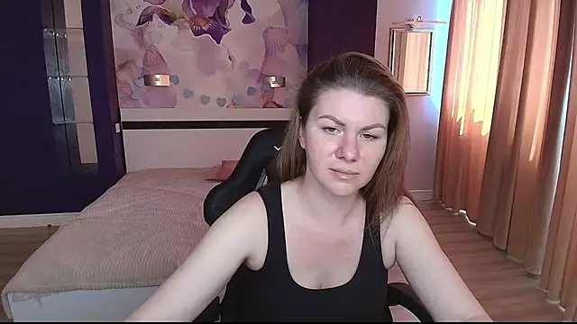 Snapshot of LunaKissesx chatting on June 18, 2026, 11:26 am LunaKissesx online show from June 18, 2026, 11:26 am