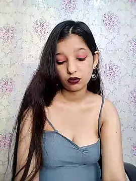 Queen Rosyy online show from June 16, 2026, 2:22 am