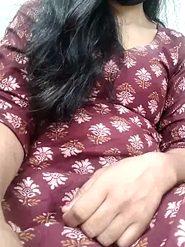 Snapshot of Tanvi-j chatting on July 11, 2026, 5:08 am Tanvi-j online show from July 11, 2026, 5:08 am