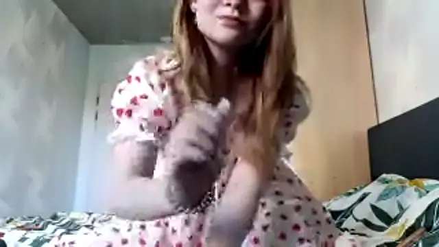 Snapshot of MayaCor chatting on June 9, 2026, 3:35 pm MayaCor online show from June 9, 2026, 3:35 pm