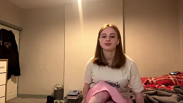 kittenflub online show from June 9, 2026, 7:37 pm
