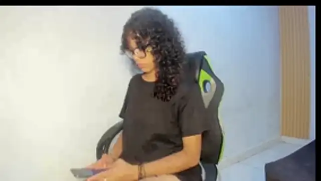 Snapshot of Karo_20y chatting on July 25, 2026, 10:38 pm Karo 20y online show from July 25, 2026, 10:38 pm