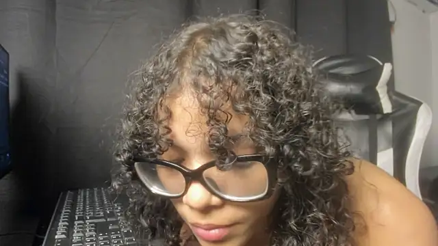 Snapshot of Karo_20y chatting on June 20, 2026, 7:46 am Karo 20y online show from June 20, 2026, 7:46 am