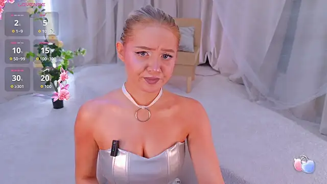 OlliviaBr0wn online show from July 23, 2026, 6:55 am