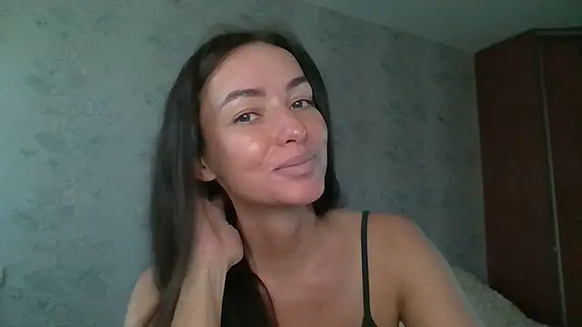 Mia Salamanka online show from July 21, 2026, 2:58 am