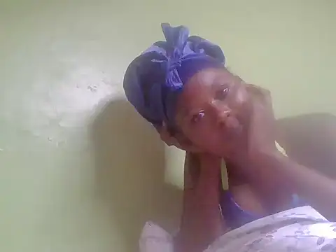 Snapshot of cute_bee chatting on June 10, 2026, 10:38 am cute bee online show from June 10, 2026, 10:38 am